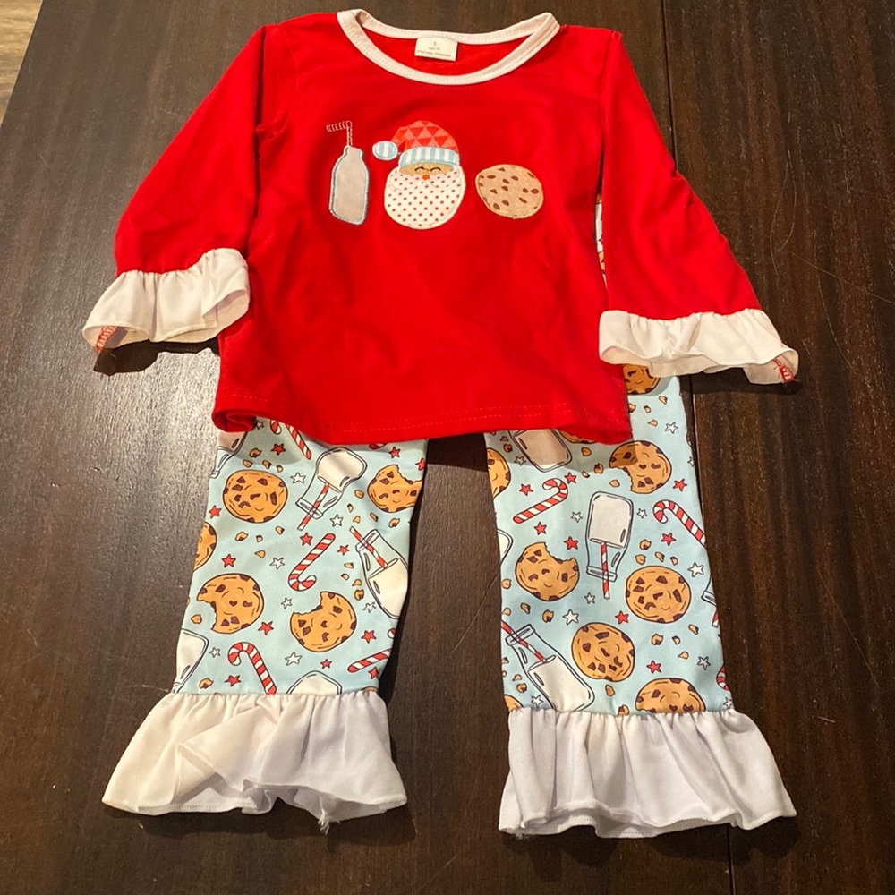 E782 Boutique Santa & Cookies NWT Girls Sz. 2T Cute